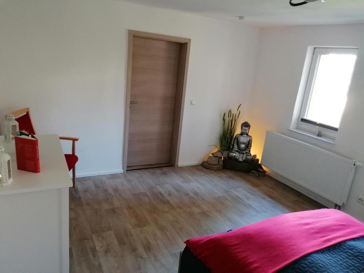 Fewo Im Lehm-Fachwerkhaus Erfurt Mit 3 Einzelnen Schlafzimmern Je Mit Tv Eksteriør bilde